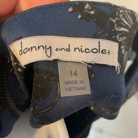 Danny and  Nicole dress - Picture 3 of 5